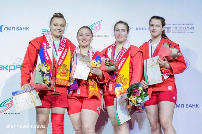 Клинчанка Анастасия Черненок завоевала бронзовую медаль на чемпионате России по самбо