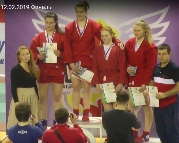 Клинчанка Анастасия Черненок завоевала серебряную медаль в первенстве России по самбо