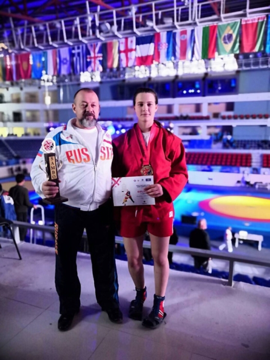 Клинчанка Анастасия Черненок в Тбилиси стала чемпионкой мира по самбо среди девушек