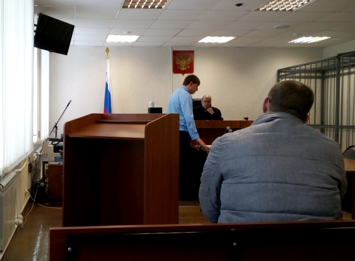 В Клинцах состоялось судебное заседание по резонансному уголовному делу об избиении 88-летней женщины