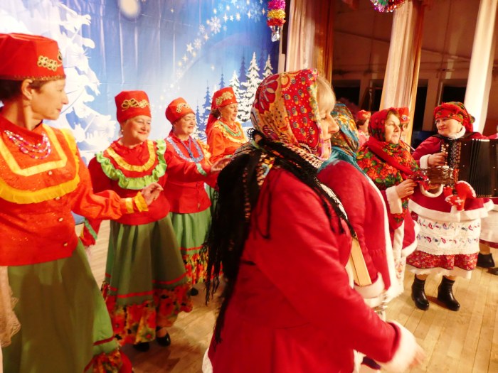В Клинцах выступили творческие коллективы из Гомеля «Шутовницы» и «Антистресс».