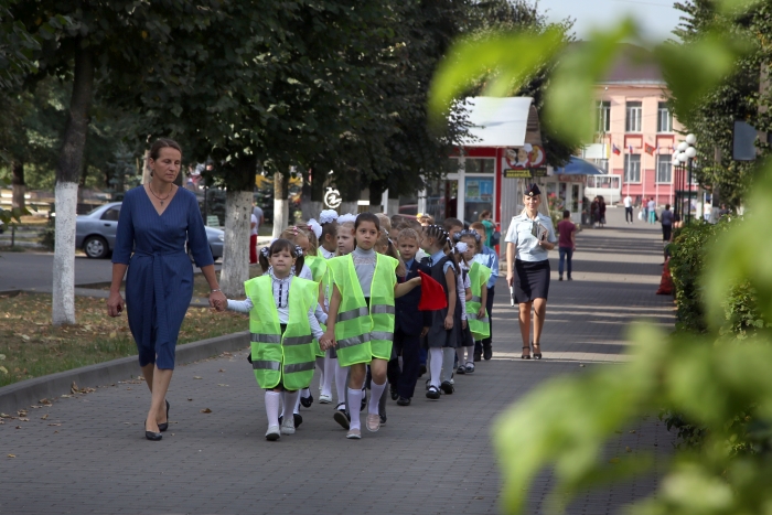 В Клинцах прошла акция «Шагающий автобус!»