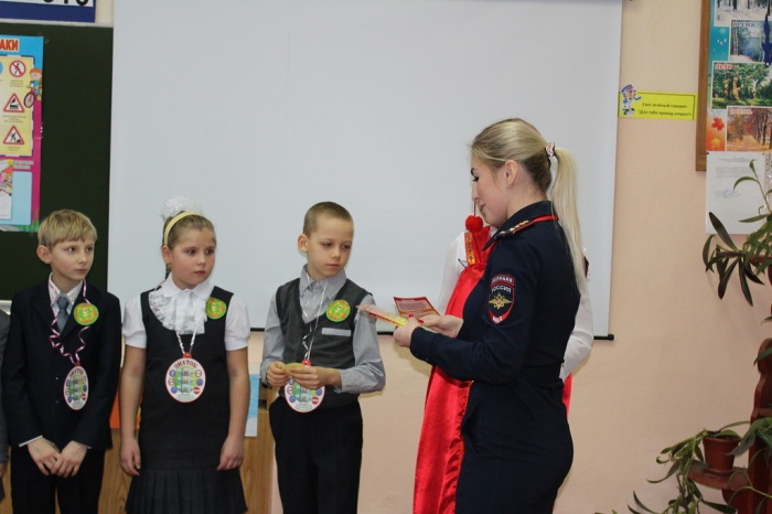 В Клинцовском районе прошло профилактическое мероприятия по БДД «Красный, Желтый, Зеленый»
