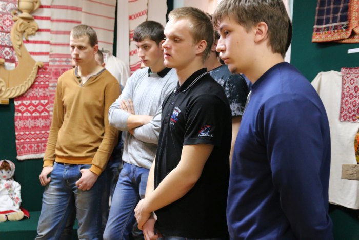 В городе Клинцы прошли торжественные проводы призывников в ряды Российской Армии