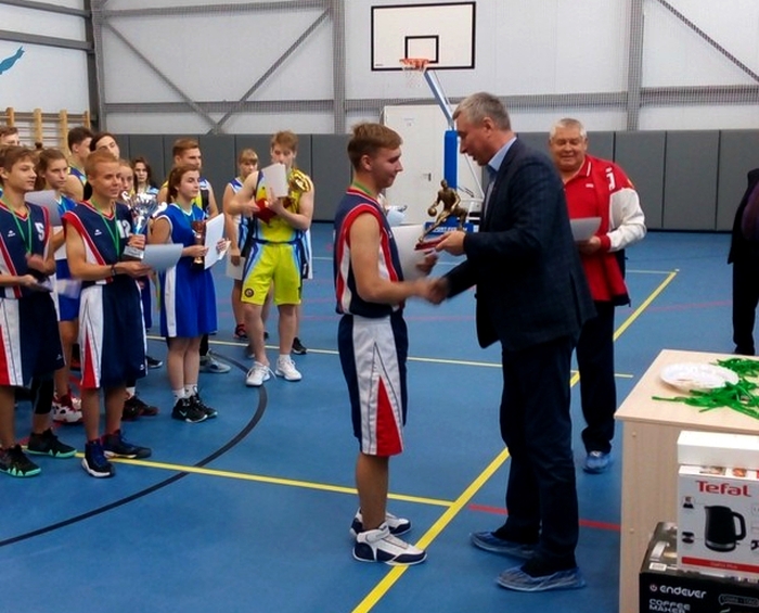 Клинцовские баскетболисты заняли второе место на турнире памяти Н.М. Марочкина