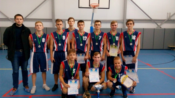 Клинцовские баскетболисты заняли второе место на турнире памяти Н.М. Марочкина