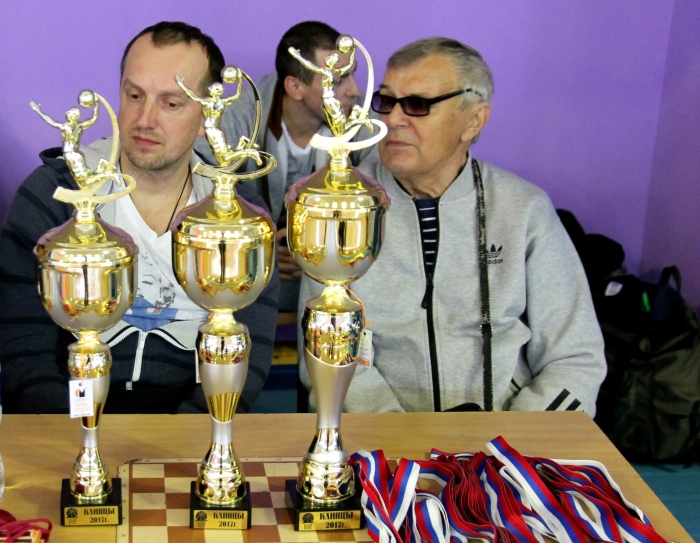 В Клинцах проходит международный баскетбольный турнир памяти Александра Остроносова