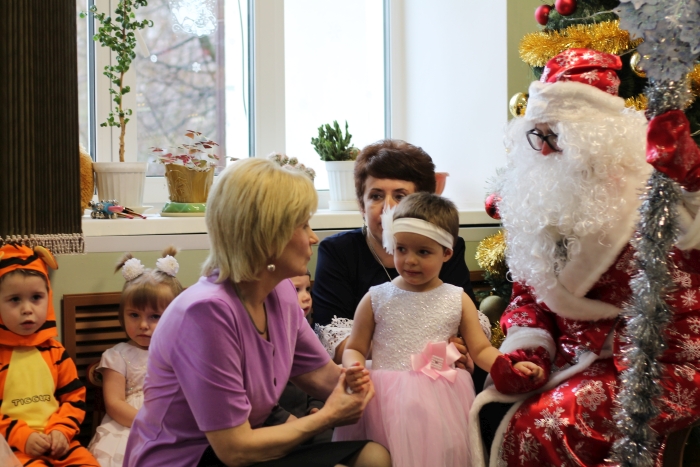 Твори добро: в клинцовском доме ребенка состоялся новогодний благотворительный утренник