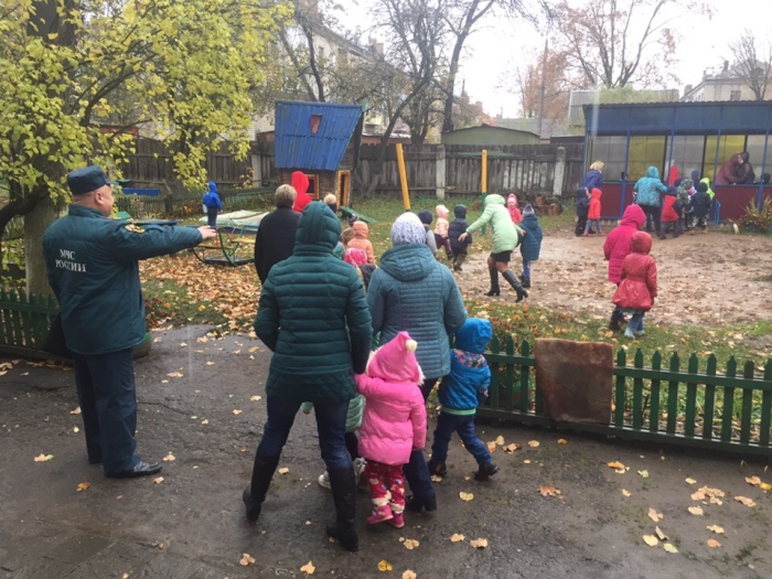 В Клинцах эвакуировали воспитанников детского сада