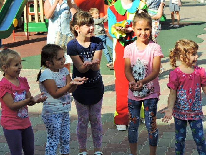 В Клинцах состоялась игровая программа для детей «Семья – важнее всего на свете»