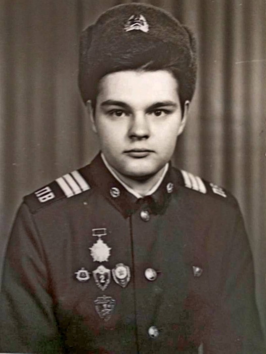 Каким же он был, бывший клинцовский школьник, капитан Сергей Васильевич Дашук?