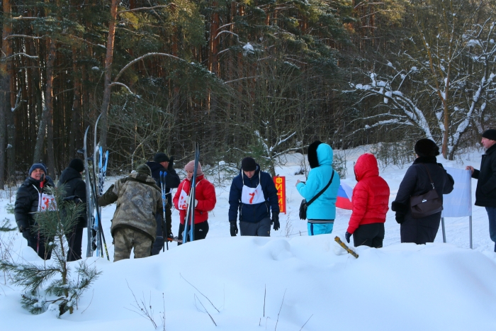 «ДОСААФовская лыжня-2019» в Клинцах: искрящийся снег, накатанная лыжня и чаепитие из самовара на дровах