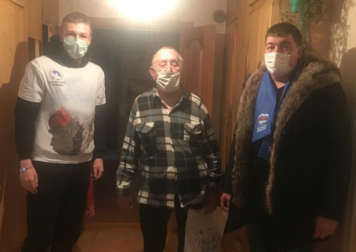 В Клинцах поздравили с наступающим Новым годом ветеранов войны и труда