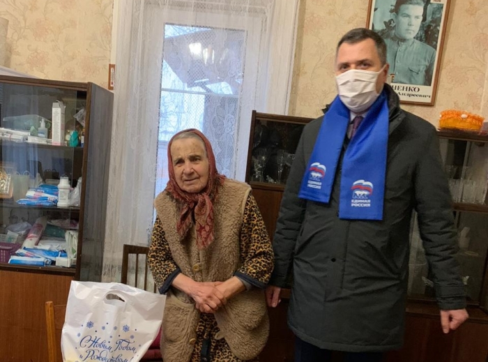 В Клинцах поздравили с наступающим Новым годом ветеранов войны и труда