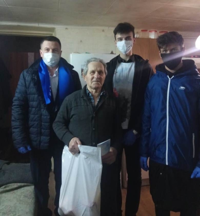 В Клинцах поздравили с наступающим Новым годом ветеранов войны и труда