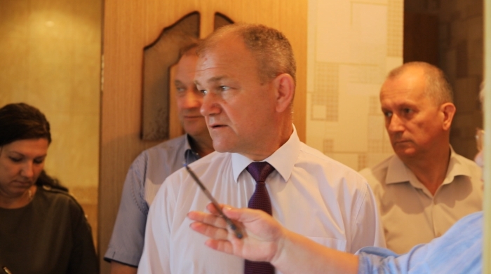 Заместитель губернатора Николай Щеглов сдвинул с мертвой точки вопрос по предоставлению жилья детям-сиротам в Клинцовском районе