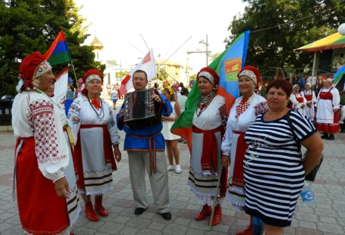 «Веселые девчата» из Клинцов принимают участие в фестивале «АЛТЫН МАЙДАН-Крым»
