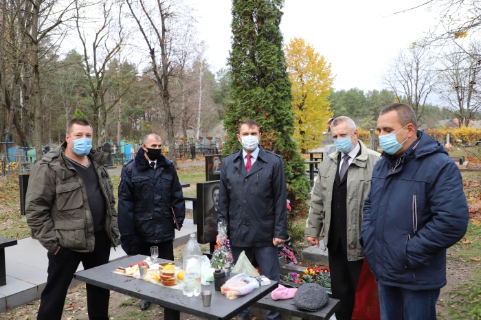 В Клинцах сотрудники и ветераны органов внутренних дел навестили вдов и матерей погибших сослуживцев