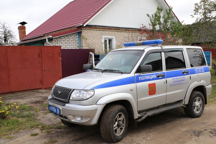 В Клинцах сотрудники и ветераны органов внутренних дел навестили вдов и матерей погибших сослуживцев