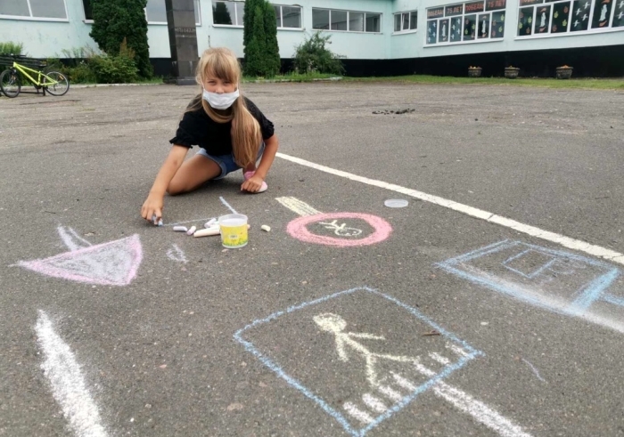 Брянские автоинспекторы и школьники призывают участников дорожного движения к соблюдению ПДД