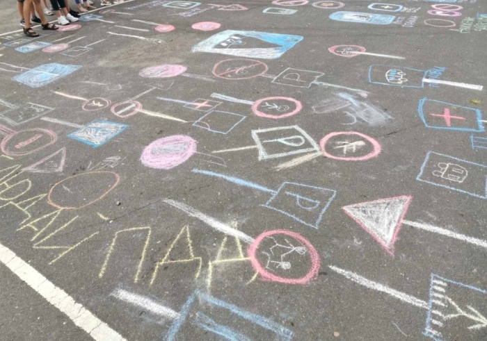 Брянские автоинспекторы и школьники призывают участников дорожного движения к соблюдению ПДД