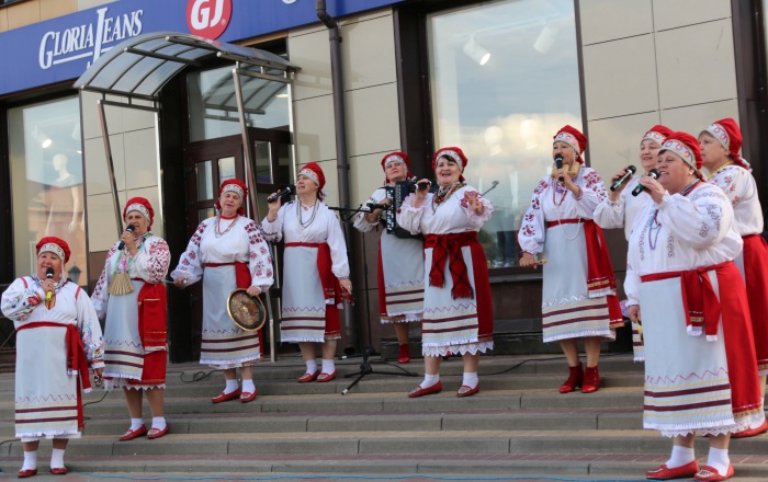 Город Клинцы отмечает День России