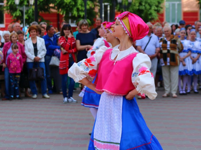 Город Клинцы отмечает День России