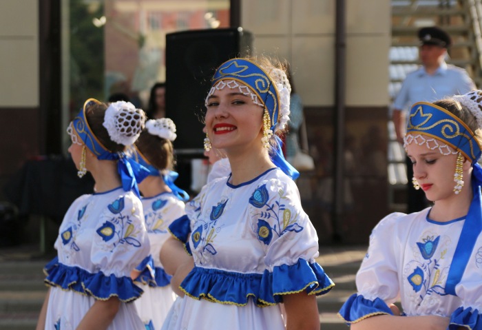 Город Клинцы отмечает День России