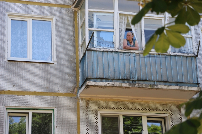 В Клинцах во дворе многоквартирного дома прошел праздничный концерт