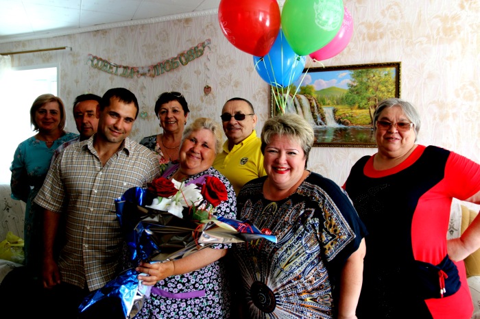 В Клинцовском районе поздравили с юбилеем мать погибшего при исполнении служебного задания воина