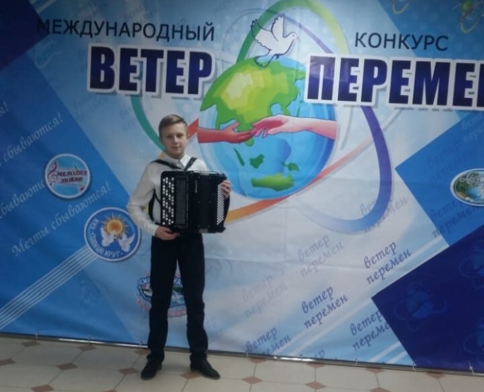 В Клинцах в феврале расцвели цветы
