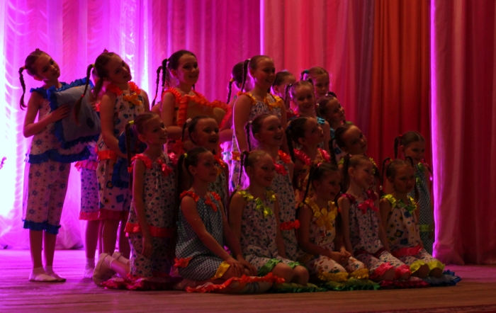 В Клинцах прошел юбилейный творческий вечер-отчет народного ансамбля танца «Деснянские забавы»