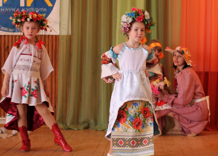 В городе Клинцы состоялся городской конкурс экологического костюма «ЭКО-мода»