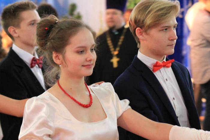 В Клинцах прошел третий епархиальный молодежный бал
