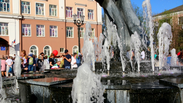 В Клинцах торжественно открыли сезон фонтанов