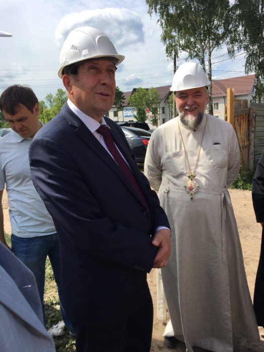 Владимир Попков провел рабочую встречу на стройплощадке Кафедрального собора в городе Клинцы