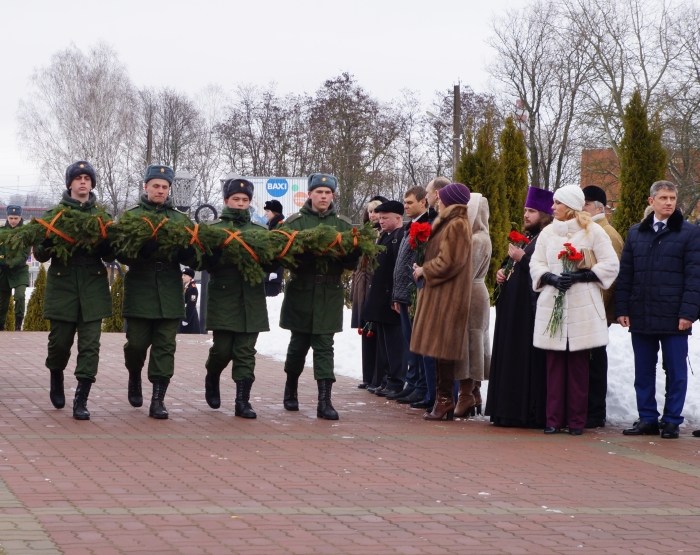 В День защитника Отечества клинчане возложили цветы к памятнику «Героям Отечества»