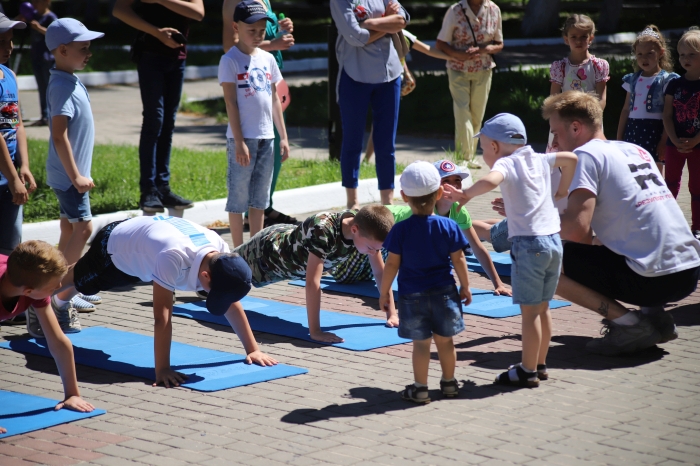 В Клинцах состоялась детская спортивная эстафета