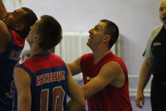 В городе Клинцы завершился турнир по баскетболу на призы Виталия Фридзона