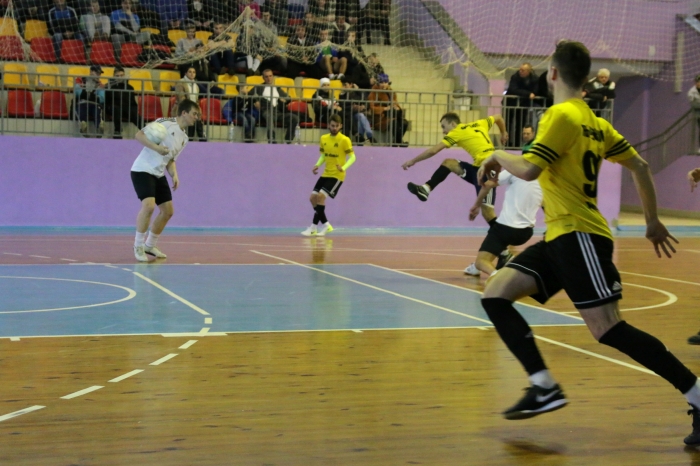 В Клинцах определился победитель в открытом чемпионате города по мини-футболу