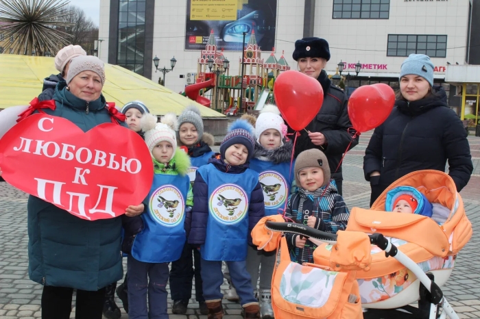 В Клинцах прошла акция «С любовью к ПДД!»