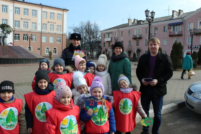 В Клинцах прошла акция «Папа, соблюдай Правила дорожного движения!»