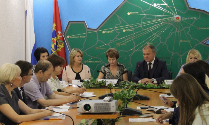 В Брянске состоялась пресс-конференция, посвященная реализации в регионе майских указов Президента РФ