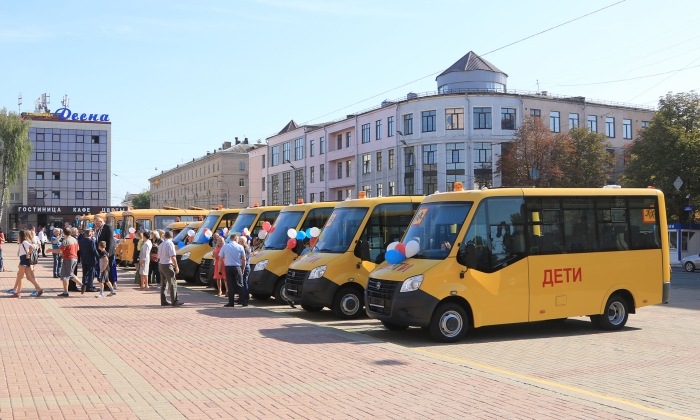 Клинцовская ДЮСШ «Луч» им В. Фридзона получила новый автобус