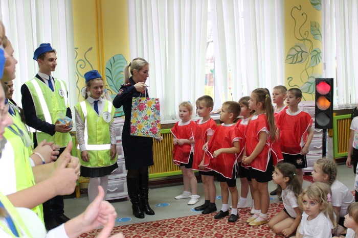 В Клинцах прошло профилактическое мероприятие по БДД «Красный, Желтый, Зеленый»