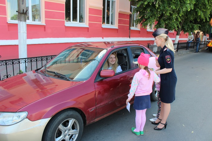 В Клинцах состоялась акция «Автокресло – детям»
