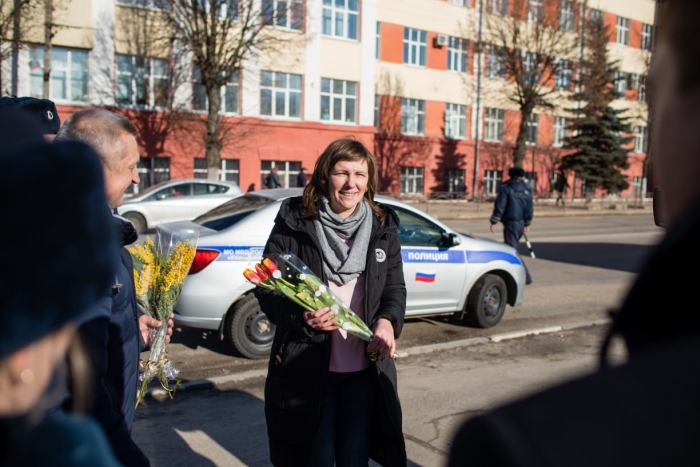В Клинцах прошла акция «Цветы для Автоледи!»