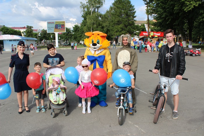 В Клинцах сотрудники ГИБДД провели для школьников уроки безопасного управления велосипедом 