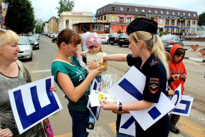В Клинцах сотрудники ОГИБДД провели акцию «Пешеход на переход!»