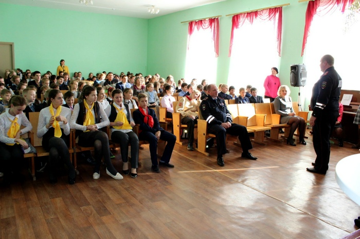 В Клинцах сотрудники ОГИБДД  провели профилактическое мероприятие «Впереди осенние каникулы»